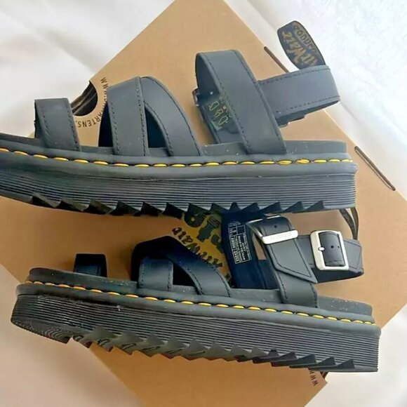 New Dr. Martens Avry Toe Loop Platform Leather Sandals -Black- Women’s Size US 8 - Picture 2 of 6